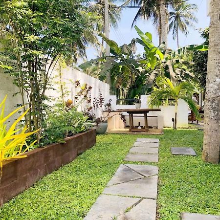 Ayona Beach Villa Katuneriya Kültér fotó